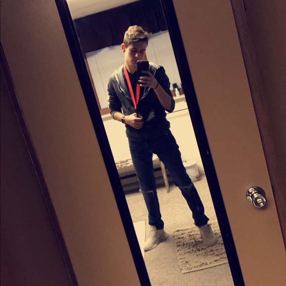 Meet your Posher, Colten - Picture 1 of 1